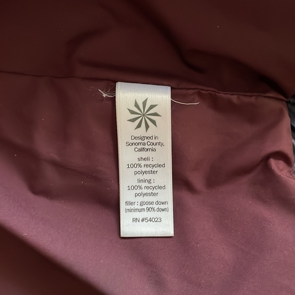 Athleta Quilted Diamond Navy Down Puffer size Small - Picture 10 of 12